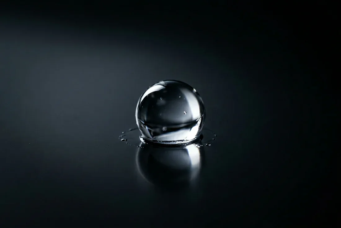 Header - Analyse des effets secondaires du traitement Ganfort Bannière élégante sur le thème de la santé et des traitements ophtalmiques